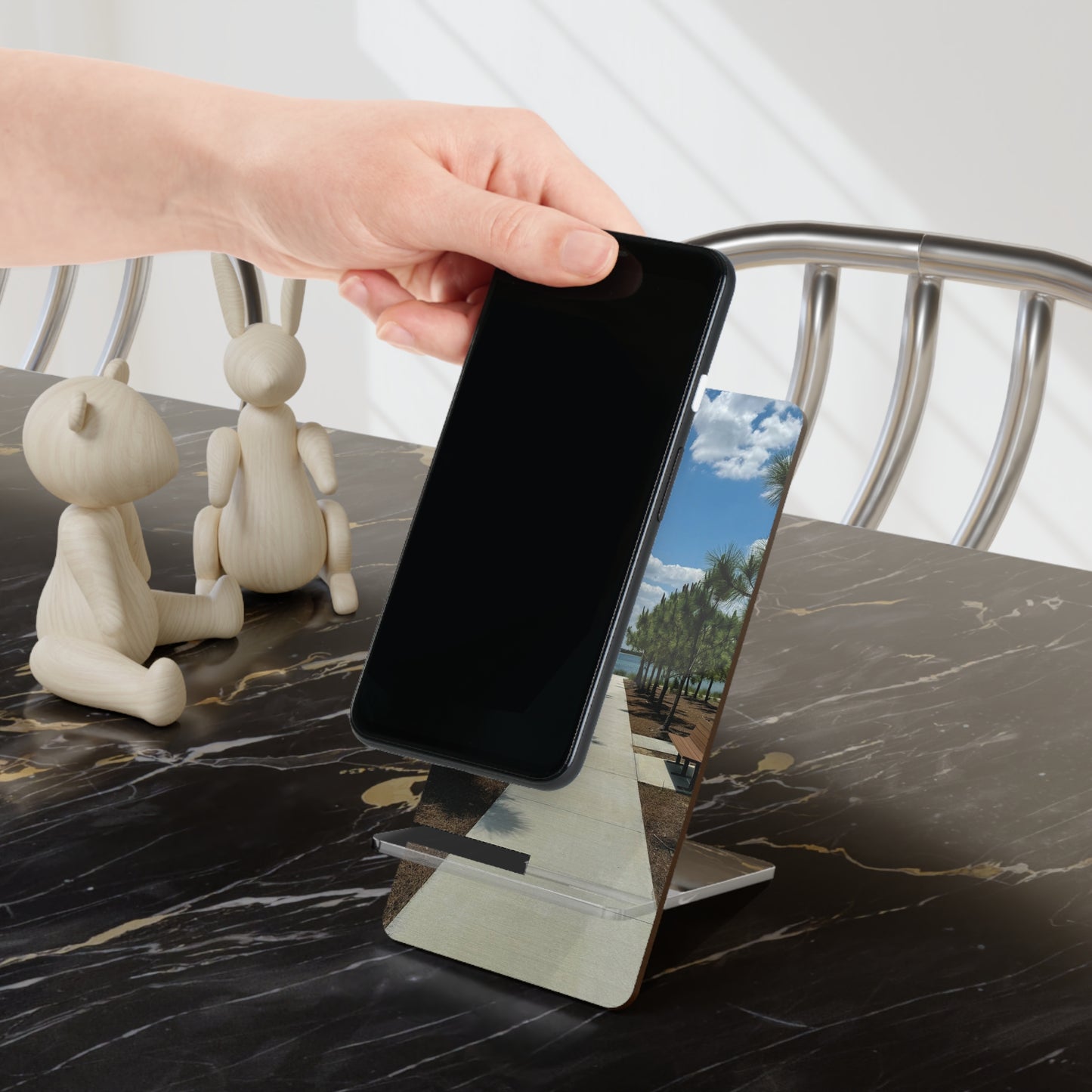 Mobile Display Stand for Smartphones- Bullhorn Park